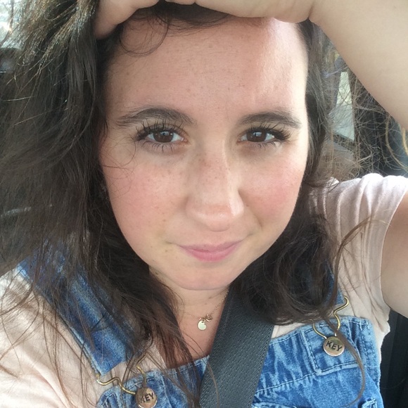 Meet your Posher, Trisha - Picture 1 of 1